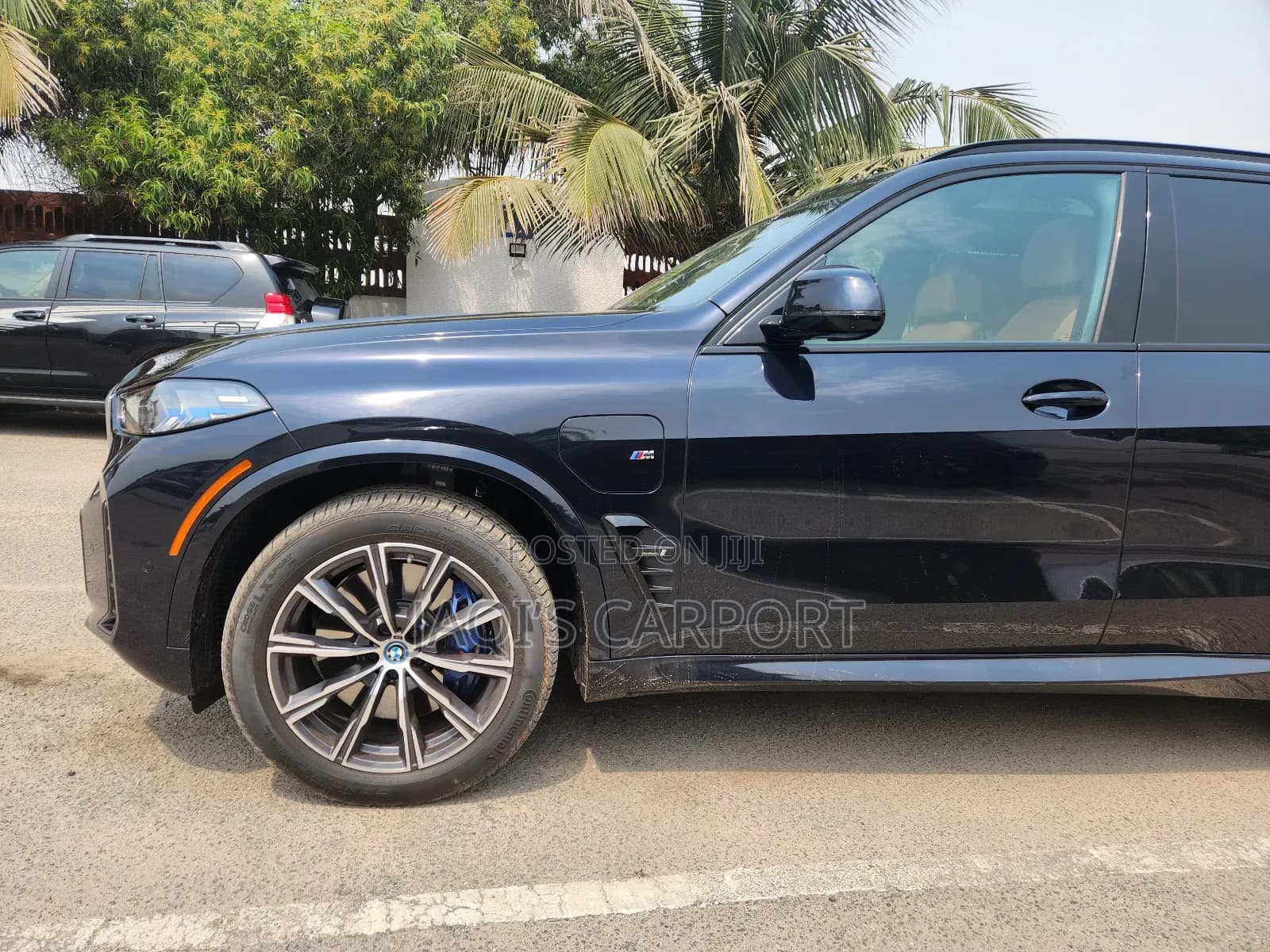BMW X5 M60i Black thumbnail 3