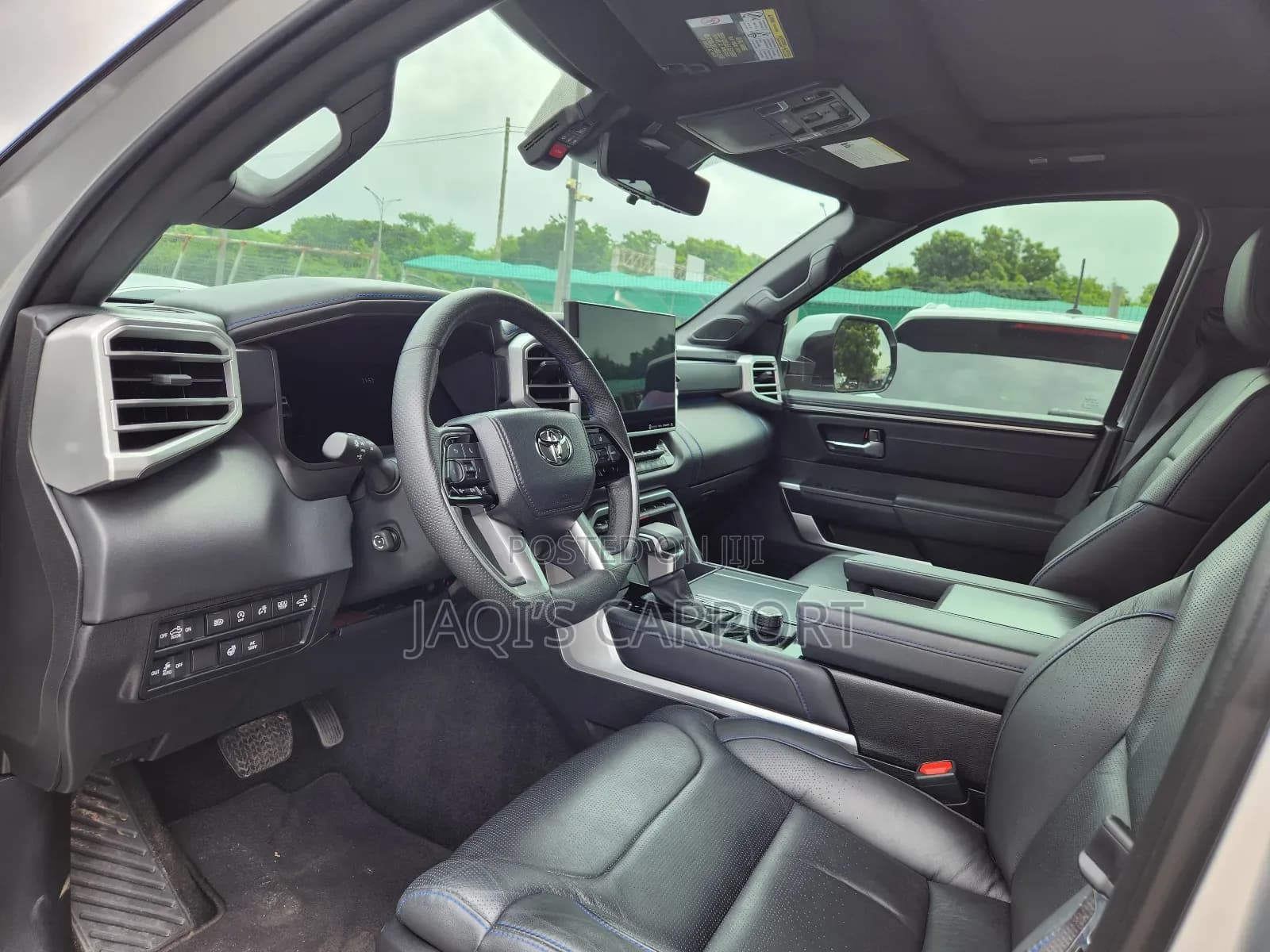 Toyota Tundra Platinum CrewMax 5.5' Bed 2023 Silver thumbnail 3